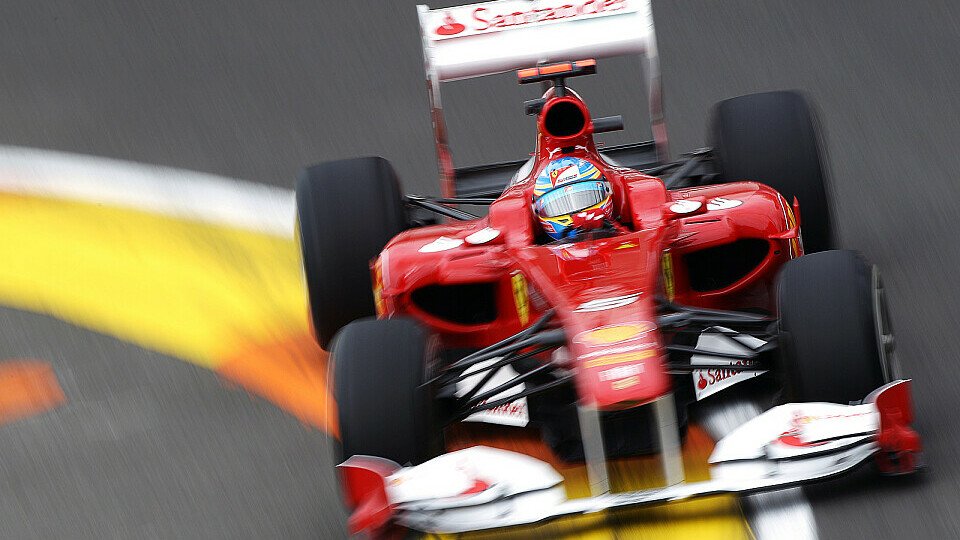 Fernando Alonso zeigte am Freitagnachmittag eine gute Pace, Foto: Sutton