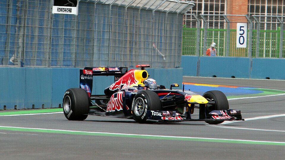 Sebastian Vettel erwartet durch die neuen Regeln keine großen Nachteile für Red Bull, Foto: Sutton Sebastian Vettel erwartet durch die neuen Regeln keine großen Nachteile für Red Bull, Foto: Sutton