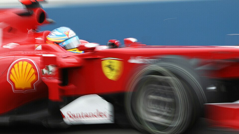 Fernando Alonso blieb trotz Platz eins auf dem Boden, Foto: Sutton