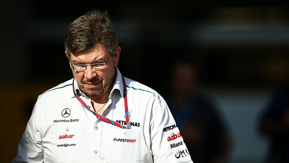 Auf der Suche nach mehr Grip beim Silberpfeil: Ross Brawn, Foto: Sutton Auf der Suche nach mehr Grip beim Silberpfeil: Ross Brawn, Foto: Sutton