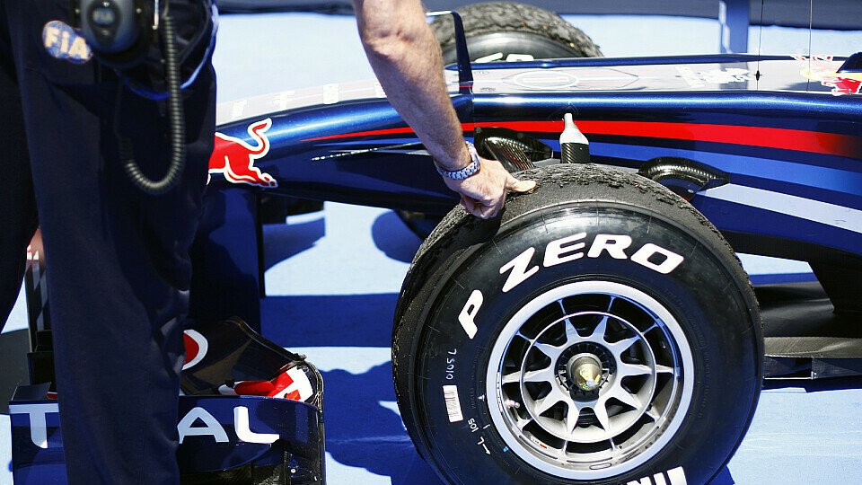 Die Reifenfrage ist in der Formel 1 gerade heikel, Foto: Sutton Die Reifenfrage ist in der Formel 1 gerade heikel, Foto: Sutton
