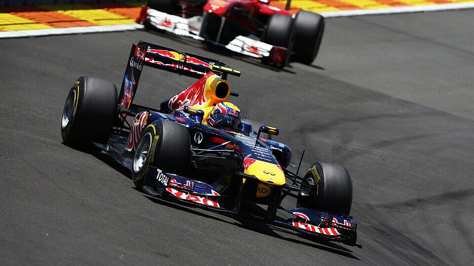 In Valencia musste sich Mark Webber dem Ferrari von Fernando Alonso nur knapp geschlagen geben - insgesamt hat der Australier bei seiner Leistung aber zugelegt, Foto: Sutton