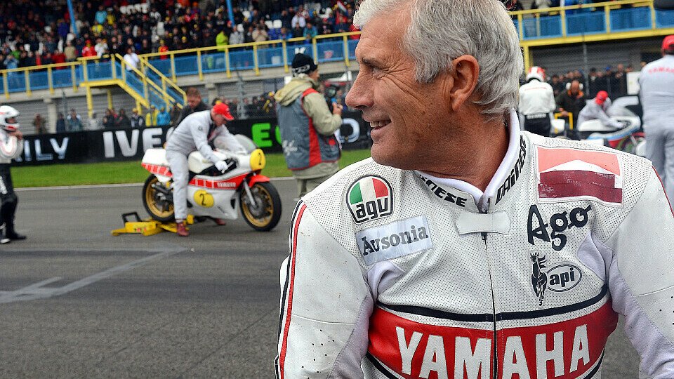 Im Rennanzug: Giacomo Agostini 2011 am Rande des MotoGP-Traditionsrennens in Assen, Foto: Milagro