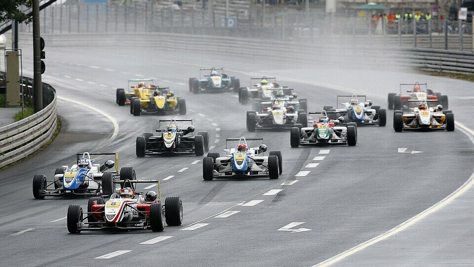 Die Formel 3 kämpfte sich durch die Fluten, Foto: F3 EuroSeries