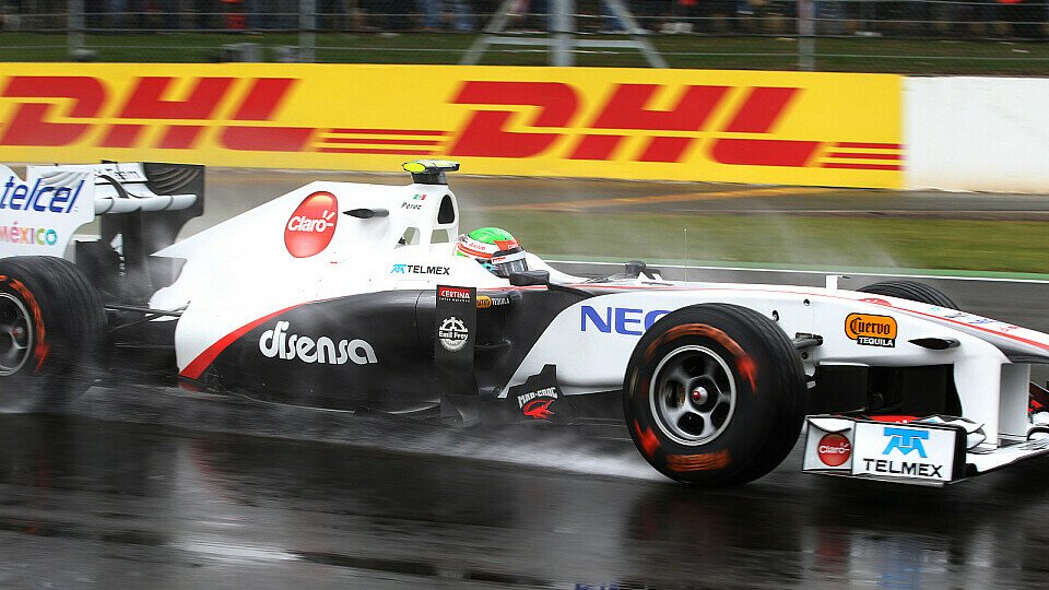 Sergio Perez wurde im Regen von Silverstone am Samstag Zwölfter - Teamkollege Kamui Kobayashi schaffte es sogar auf Startplatz acht, Foto: Sutton