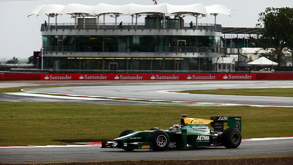Bianchi fuhr dem Feld in Silverstone zeitweise davon, Foto: Sutton