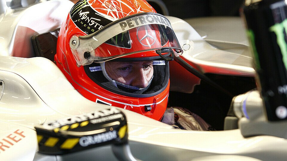 Michael Schumacher würde gerne in die Zukunft reisen, Foto: Mercedes GP