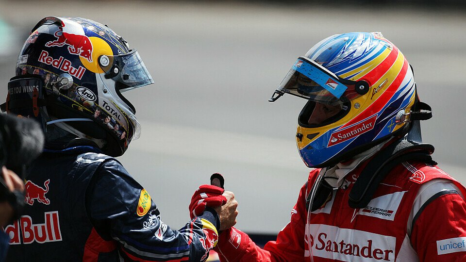 Sebastian Vettel und Fernando Alonso: Hand in Hand zur Titelverteidigung?, Foto: Sutton