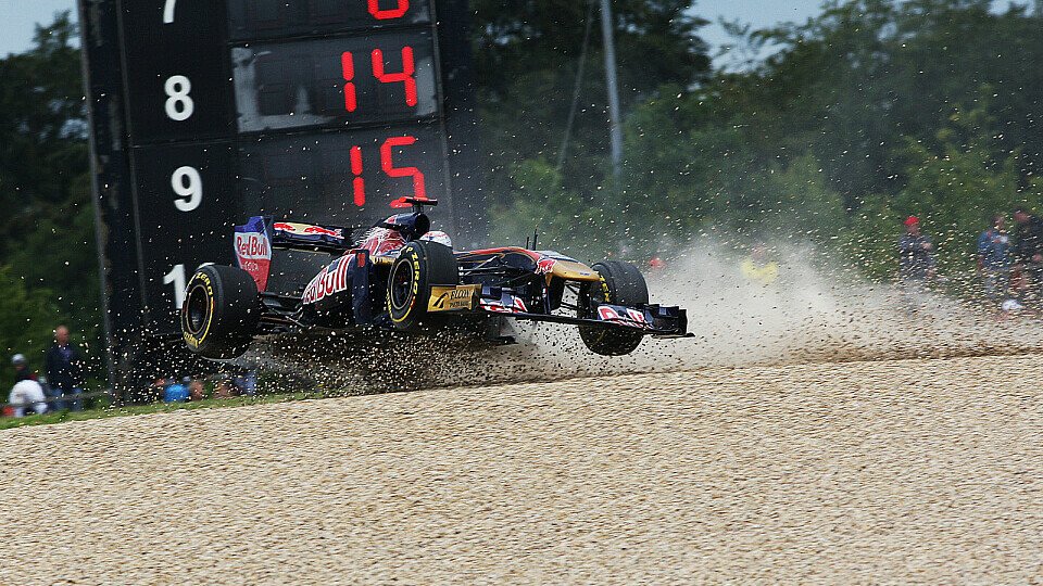 Sebastien Buemi erlebte im ersten Freien Training einen Highspeed-Abflug, Foto: Sutton