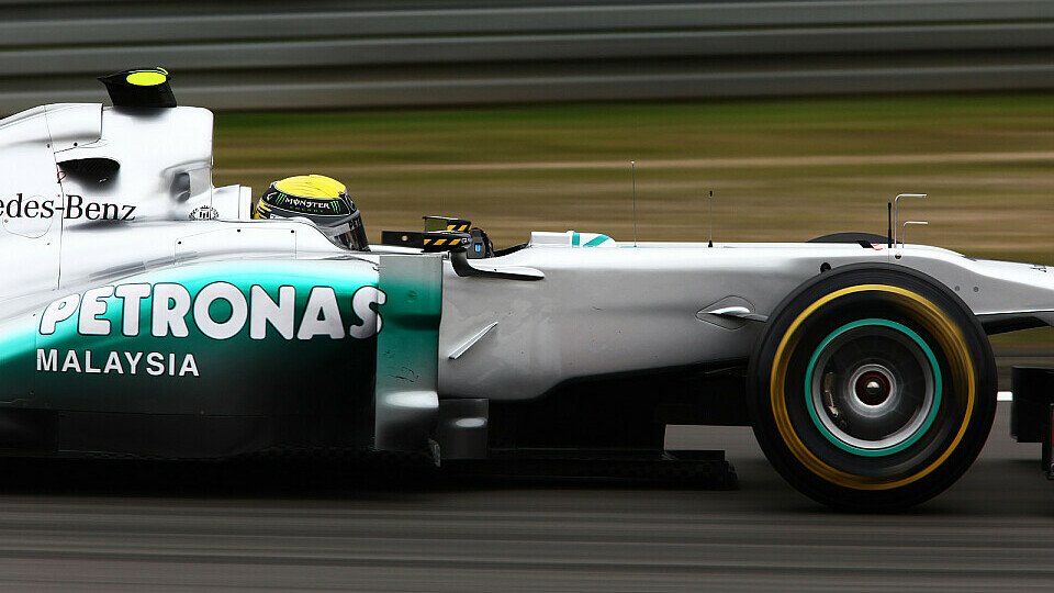 Nico Rosberg stellte den Silberpfeil beim Heimrennen in der Eifel auf Startplatz sechs - Michael Schumacher steht vier Positionen hinter seinem Teamkollegen, Foto: Sutton Nico Rosberg stellte den Silberpfeil beim Heimrennen in der Eifel auf Startplatz sechs - Michael Schumacher steht vier Positionen hinter seinem Teamkollegen, Foto: Sutton