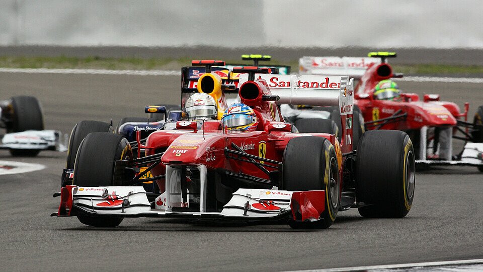 Fernando Alonso überzeugt weiterhin mit starken Rennresultaten, Foto: Sutton