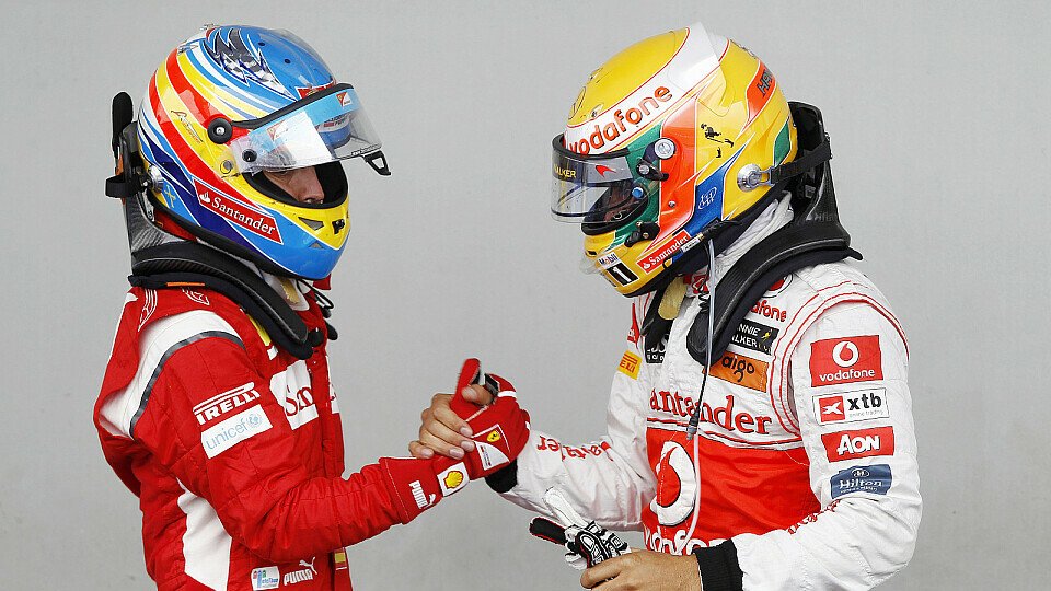 Wiedersehen bei Ferrari? Fernando Alonso und Lewis Hamilton, Foto: Pirelli