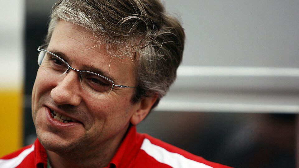 Pat Fry verriet, dass Ferrari neue Teile getestet hat, Foto: Sutton
