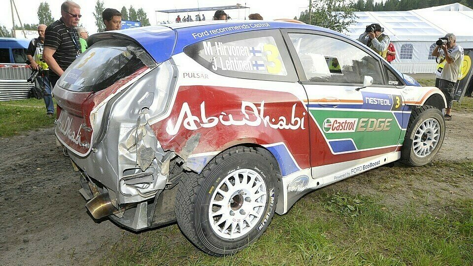 Mikko Hirvonen beschädigte am Donnerstag seinen Fiesta RS WRC, Foto: Sutton
