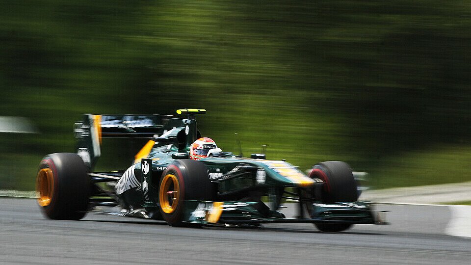 Jarno Trulli hatte sich seine Rückkehr ins Lotus-Cockpit nach der Auszeit am Nürburgring sicher anders vorgestellt, Foto: Sutton