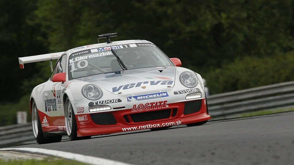 Kuba Giermaziak konnte sich im Regen von Spa die Pole sichern, Foto: Porsche