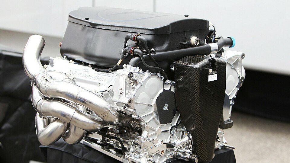 Die V8-Motoren danken ab, Foto: Sutton