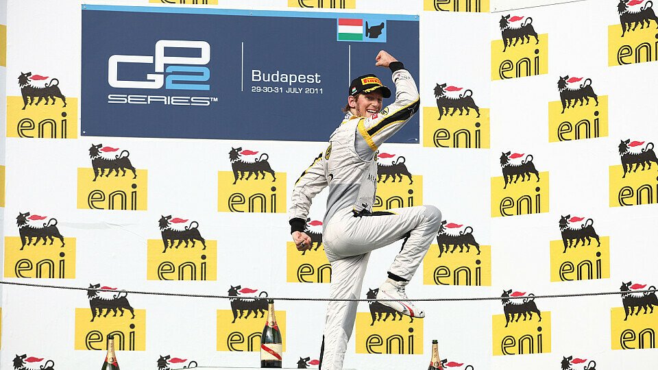 Beim GP2-Erfolg in Ungarn übte Romain Grosjean schon einmal das Siegestänzchen - der Franzose ist gereift und sieht sich für seine F1-Rückkehr bestens gerüstet, Foto: Sutton