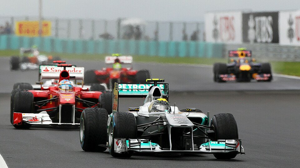 Die Mercedes-Piloten glauben, dass schnelle Kurven dem MGP W02 liegen, Foto: Sutton
