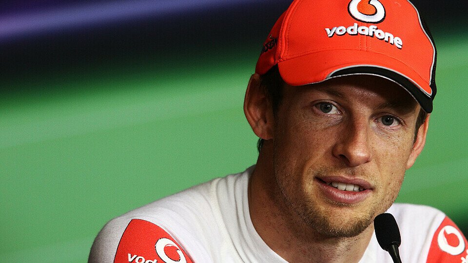 Jenson Button greift nach dem nächsten McLaren-Sieg, Foto: Sutton