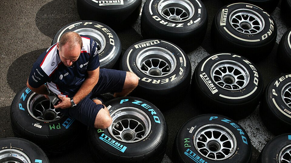 Pirelli will nicht länger unnütze harte Reifensätze zu den Rennen mitschleppen, Foto: Sutton Pirelli will nicht länger unnütze harte Reifensätze zu den Rennen mitschleppen, Foto: Sutton