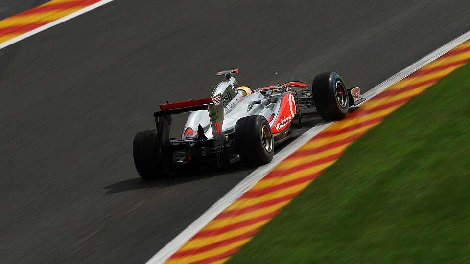 Lewis Hamilton meint, nichts falsch gemacht zu haben, Foto: Sutton Lewis Hamilton meint, nichts falsch gemacht zu haben, Foto: Sutton