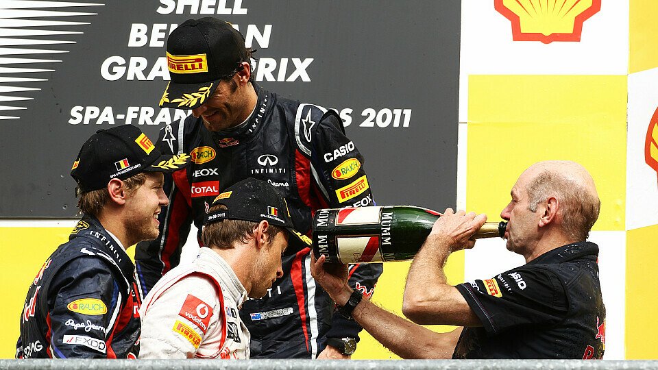 Adrian Newey: Hoch die Flasche, auf den Sieg, Foto: Sutton
