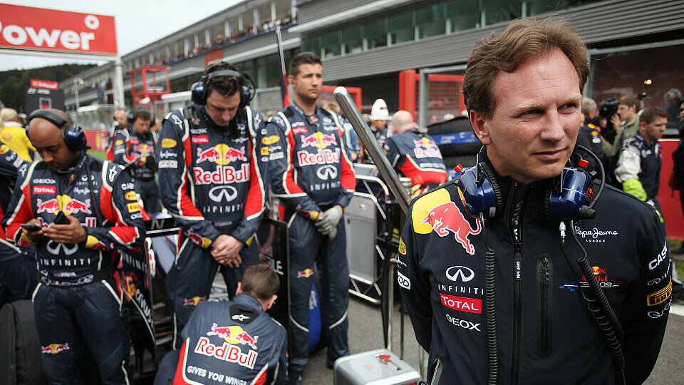 Kein Grund zur Skepsis - der Blick auf das Red-Bull-Bankkonto dürfte Christian Horner ein Lächeln ins Gesicht zaubern, Foto: Sutton