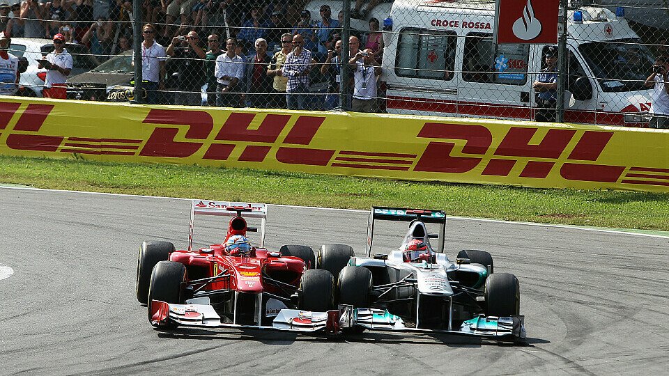 Fernando Alonso misst sich gerne mit Michael Schumacher, Foto: Sutton