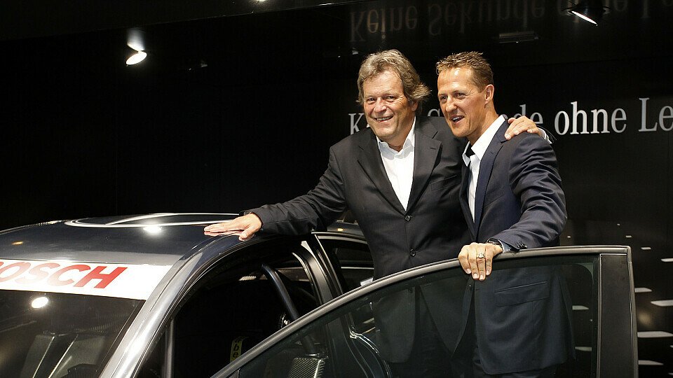 Über Jahrzehnte verbunden: Norbert Haug und Michael Schumacher, Foto: Mercedes-Benz