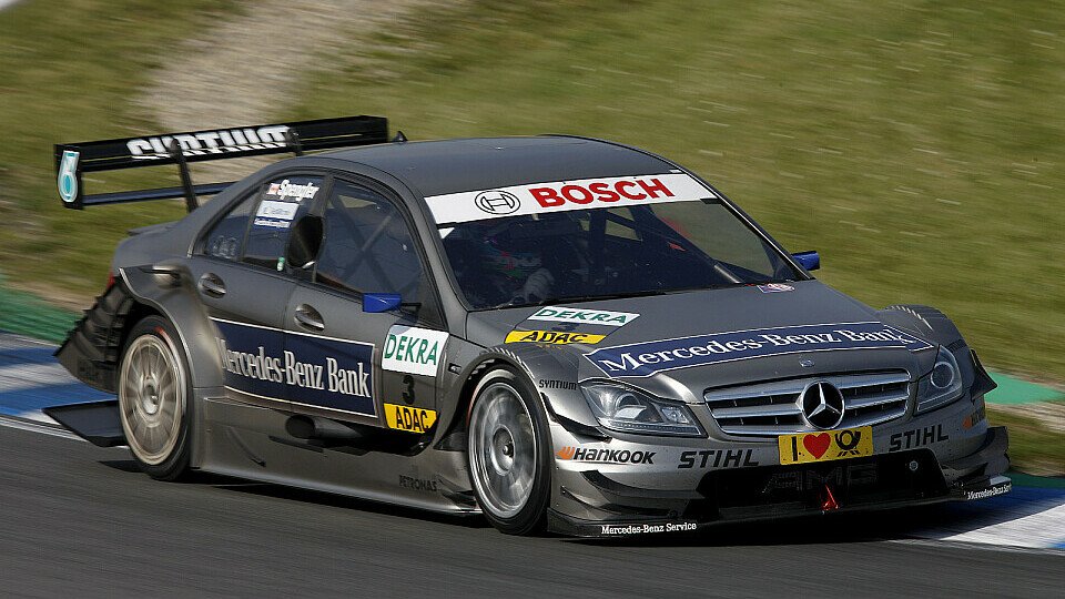 Norbert Haug glaubt an Spenglers Fertigkeiten und hofft auf ein sauberes Rennen, Foto: Mercedes-Benz