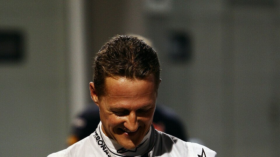Michael Schumacher hatte in Singapur früher Feierabend als gewünscht, Foto: Sutton