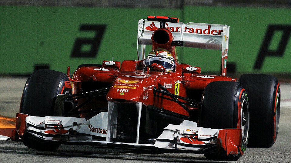 Fernando Alonso holte alles aus seinem Ferrari aus, doch bei der Siegerehrung musste er zusehen, Foto: Sutton