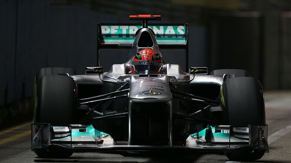 Rosberg schätzt die Zusammenarbeit mit Michael Schumacher, doch die Zukunft ist bei beiden erst bis 2012 geklärt, Foto: Mercedes GP