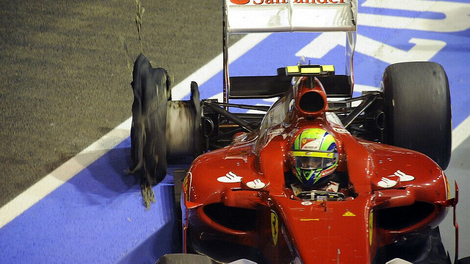 Felipe Massa erlitt bei der Berührung mit Lewis Hamiton einen Plattfuß, Foto: Sutton