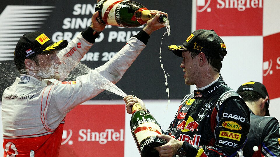 Jenson Button ist der Einzige, der Vettel den Titel noch abjagen kann - theoretisch, Foto: Sutton