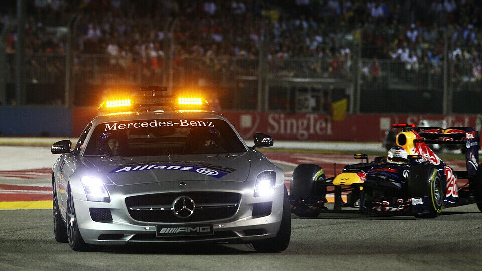 Sebastian Vettels Vorsprung verschwand hinter dem Safety Car, Foto: Sutton