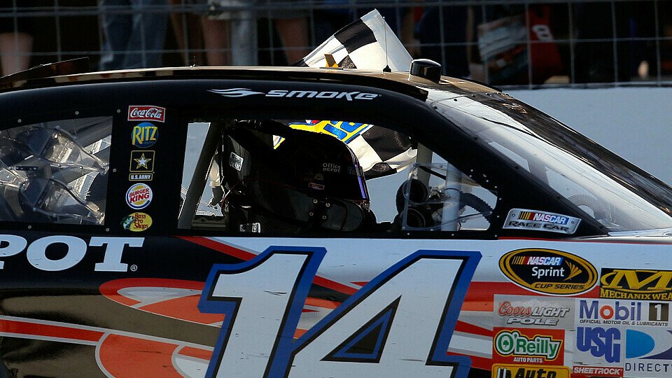 Tony Stewart holt den zweiten Sieg in Folge, Foto: NASCAR