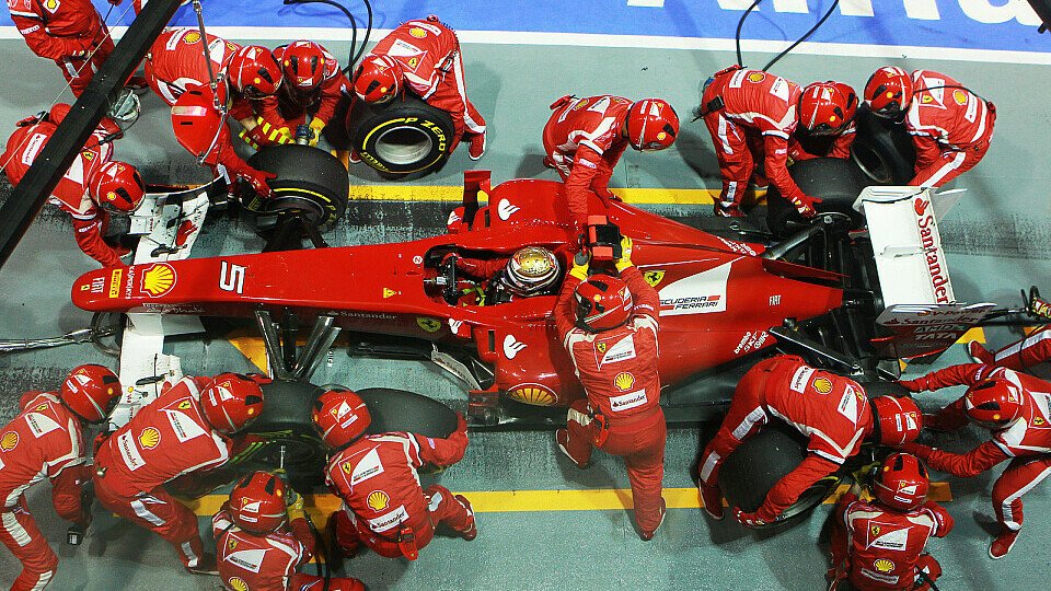 Knackpunkt: Wenn Ferrari beim Boxenstopp die härtere Reifenmischung aufziehen muss geht es mit der Leistung bergab, Foto: Sutton