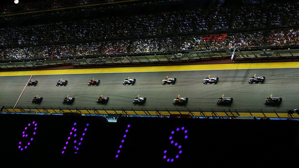 Die Formel 1 rüstet sich für den Börsengang in Singapur, Foto: Sutton