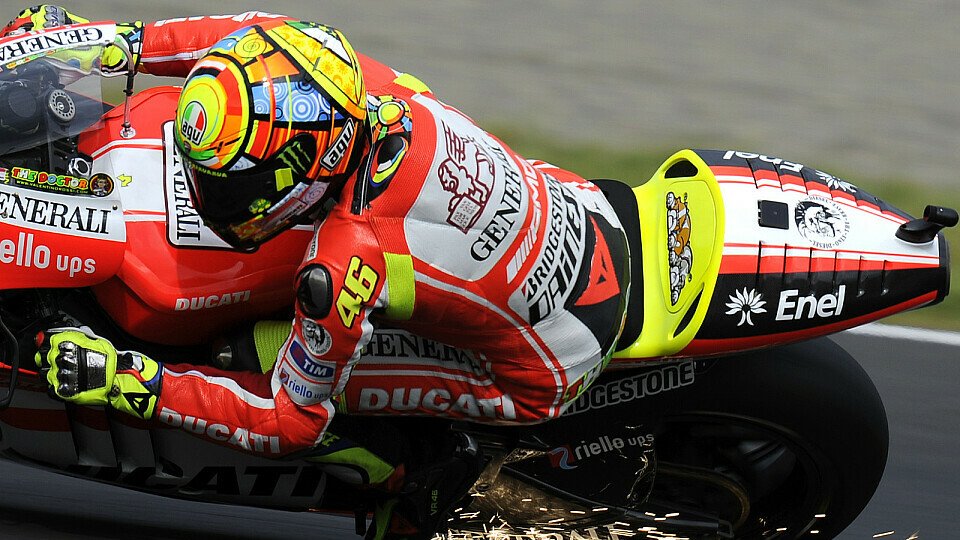 Valentino Rossi hat auf der Ducati seine Mühe und Not, Foto: Milagro Valentino Rossi hat auf der Ducati seine Mühe und Not, Foto: Milagro