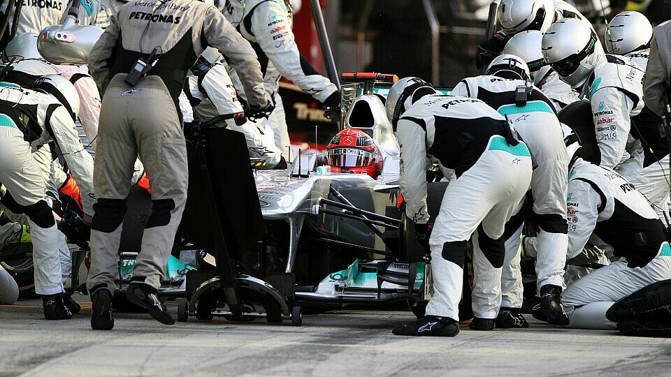 Mercedes fertigte seine Fahrer am schnellsten ab, Foto: Pirelli