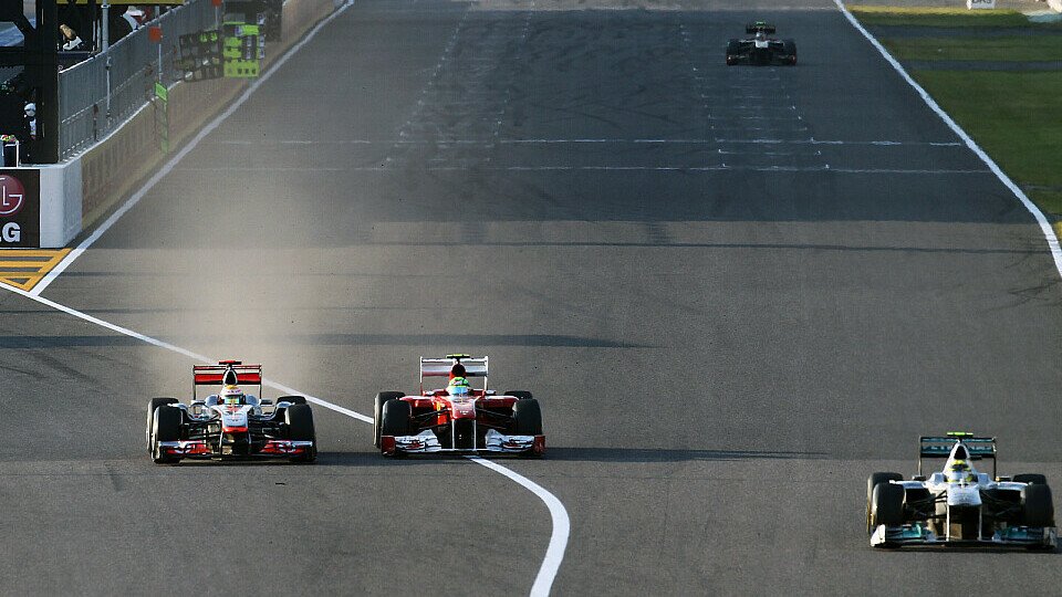 Lewis Hamilton und Felipe Massa treffen sich öfter als gewünscht, Foto: Sutton