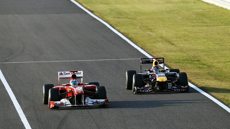 Fernando Alonso will sehen, was Sebastian Vettel aus einem schlechten Auto holen kann, Foto: Sutton