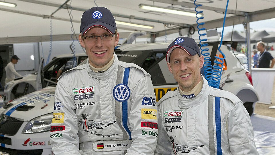 Christian Riedemann und sein Beifahrer Michael Wenzel, Foto: Volkswagen