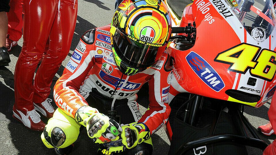 Valentino Rossi wird den Helm nicht an den Nagel hängen, Foto: Ducati