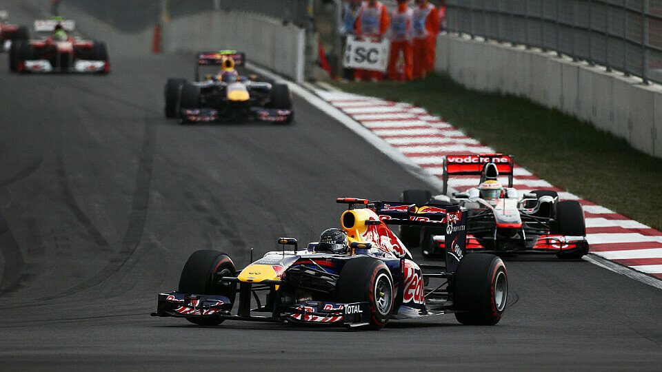 Wird Sebastian Vettel in seinem Red Bull auch 2012 wieder vorne wegfahren?, Foto: Sutton