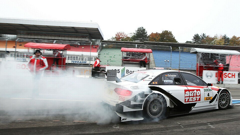 Irgendwie müssen die Reifen ja auf Temperatur kommen, Foto: Audi