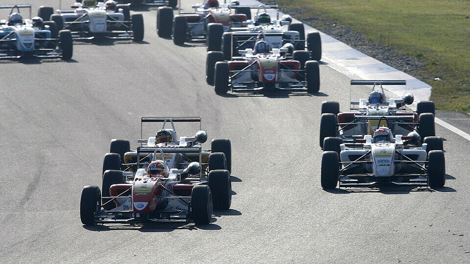 Die F3 Euro Serie-Piloten fahren acht Mal im Rahmen der DTM-Rennen, Foto: Formula 3 Euro Series