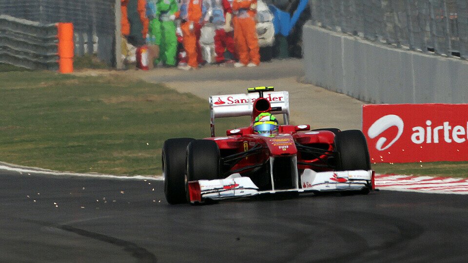 Der neue Vorderflügel von Ferrari bog sich etwas zu auffällig, Foto: Sutton